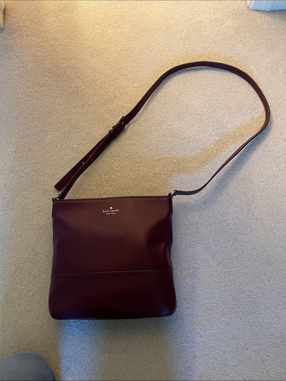 kate spade burgundy pebbled leather crossbody bag